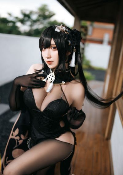 丝袜美腿精品三区_剧情片高清完整版